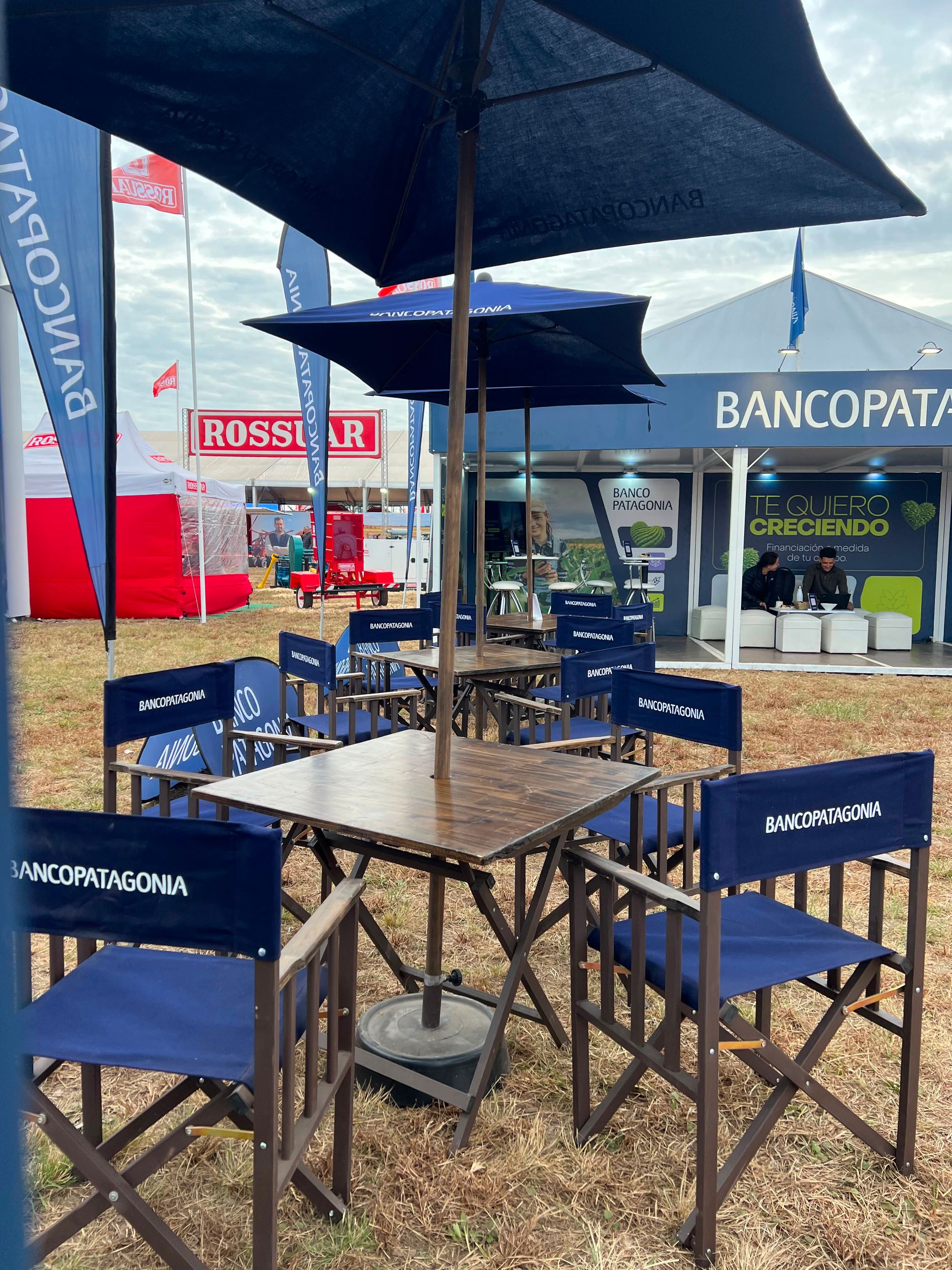 Banco Patagonia — Stand en exposición rural para la campaña "Te quiero creciendo" — foto 4