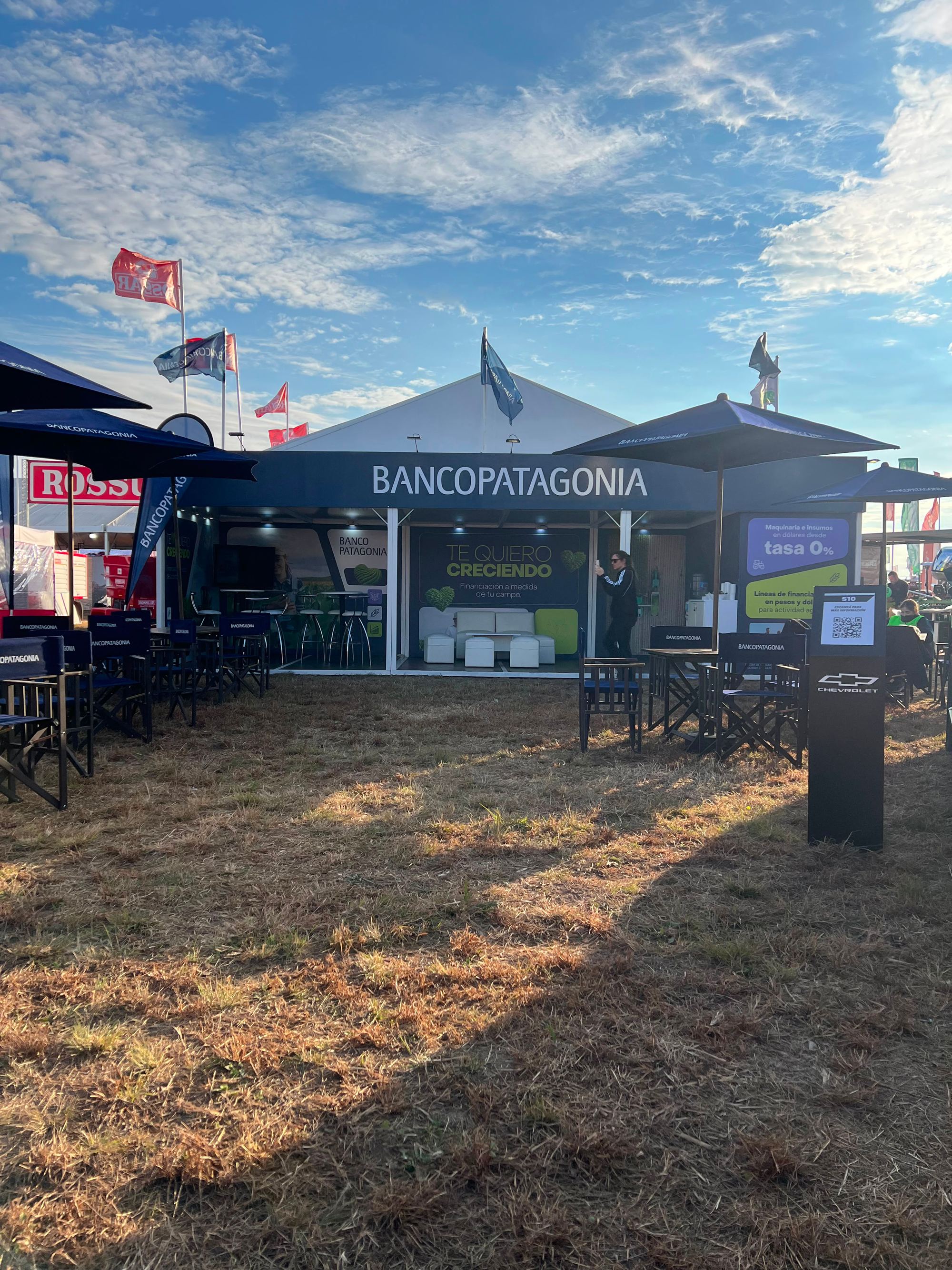 Banco Patagonia — Stand en exposición rural para la campaña "Te quiero creciendo" — foto 7