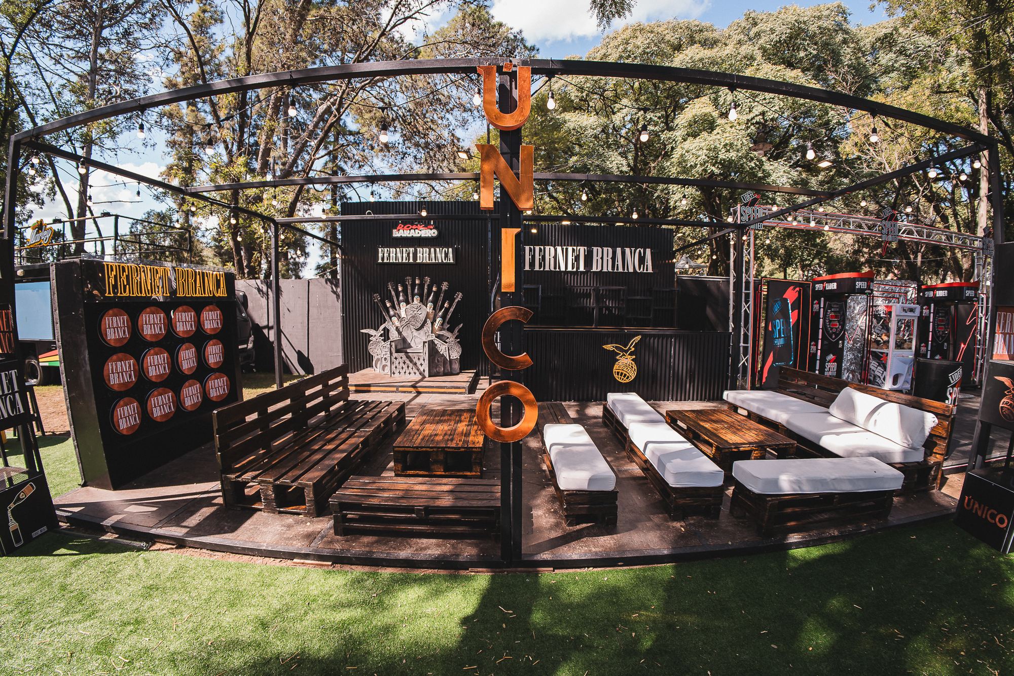 Fernet Branca — Stands y ambientaciones